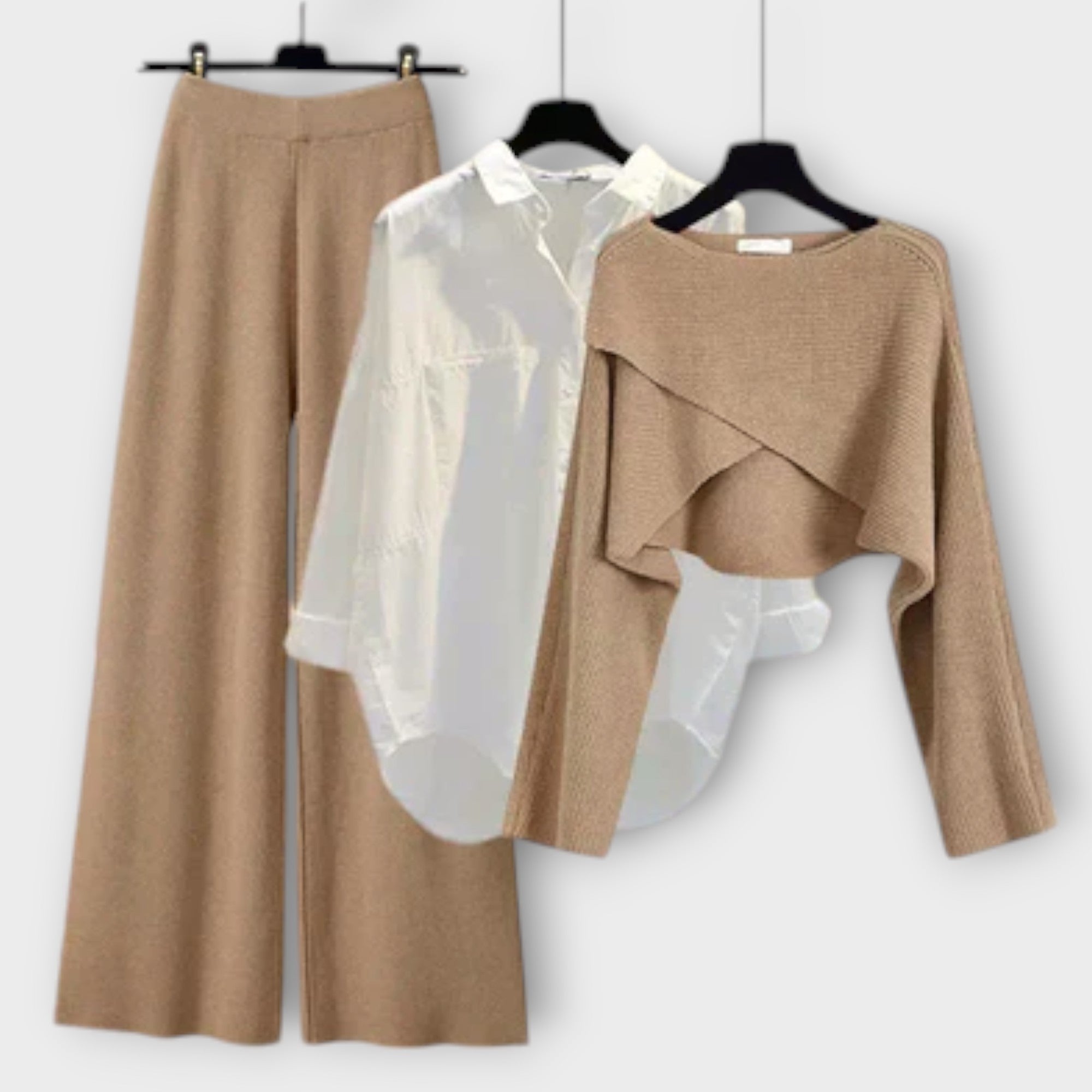Sandra – Kolmeosaline Mugav Komplekt