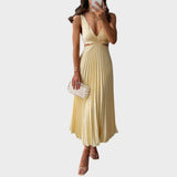 Katarina - Elegantne V-kaelusega Plisseeritud Kleit