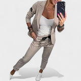 Karolina – Elegantne bleiseri komplekt