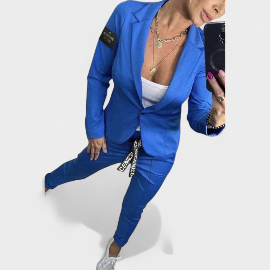 Karolina – Elegantne bleiseri komplekt