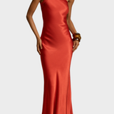 Lucra - Maxi Kleid mit Rippdetails, Trägern und Offenem Rücken