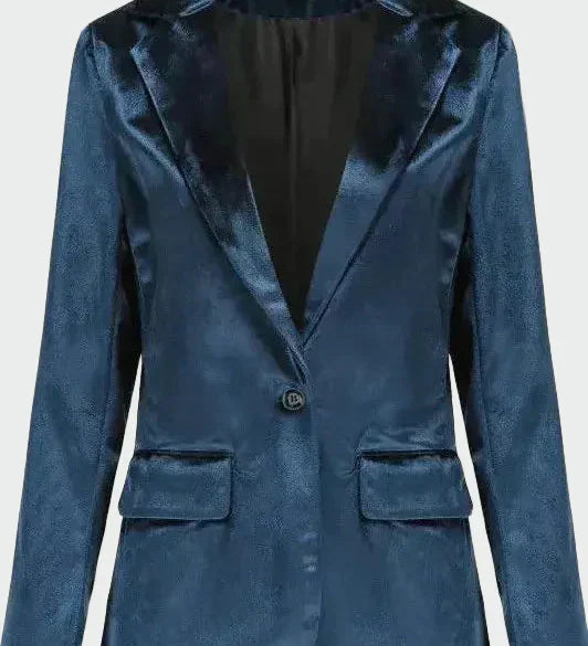 Elegantne särk peente joontega