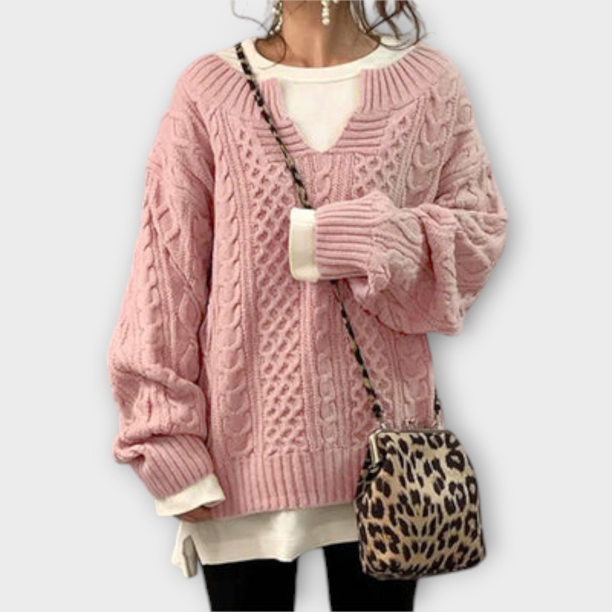 Lili – Ühesuurune kootud pullover palmikumustriga