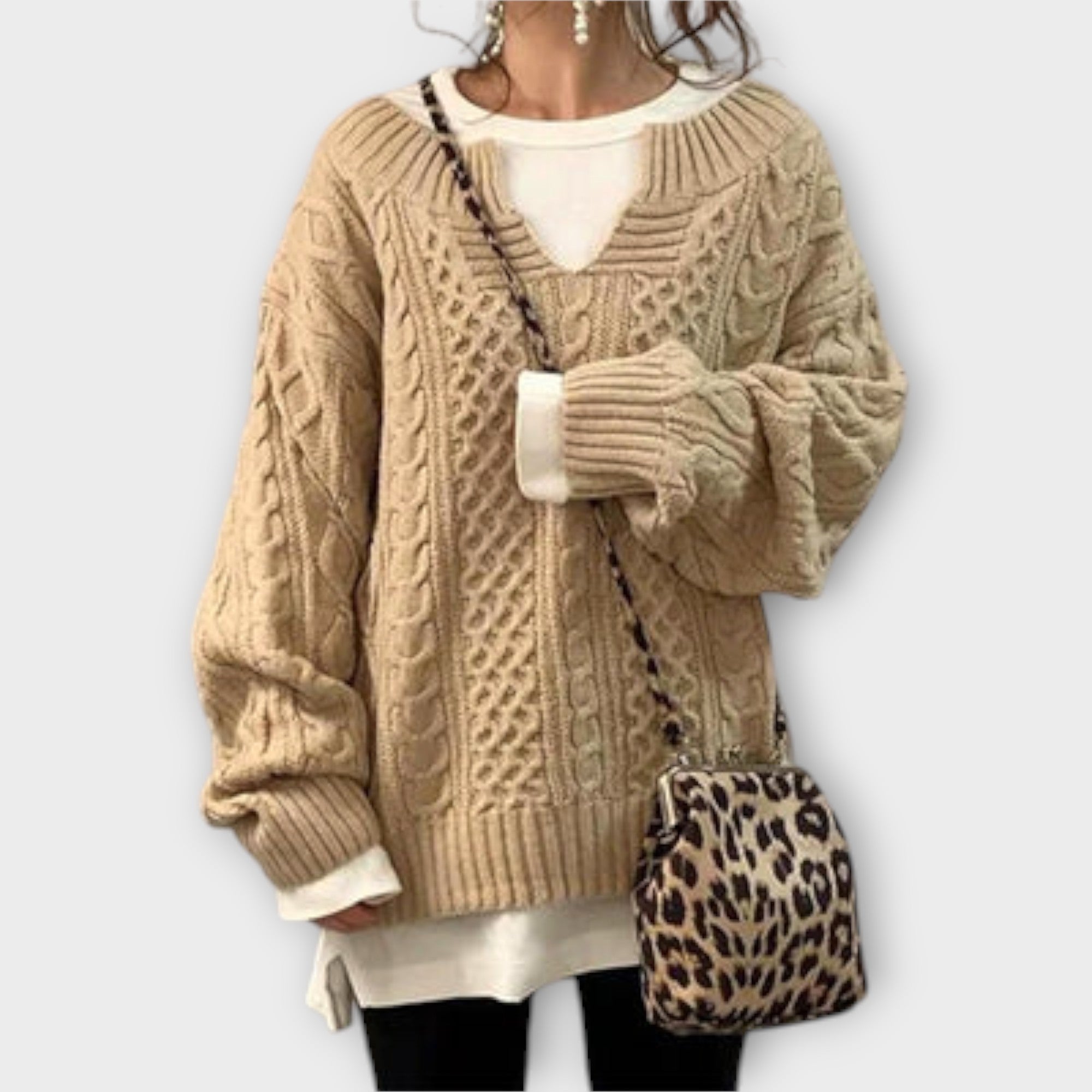 Lili – Ühesuurune kootud pullover palmikumustriga