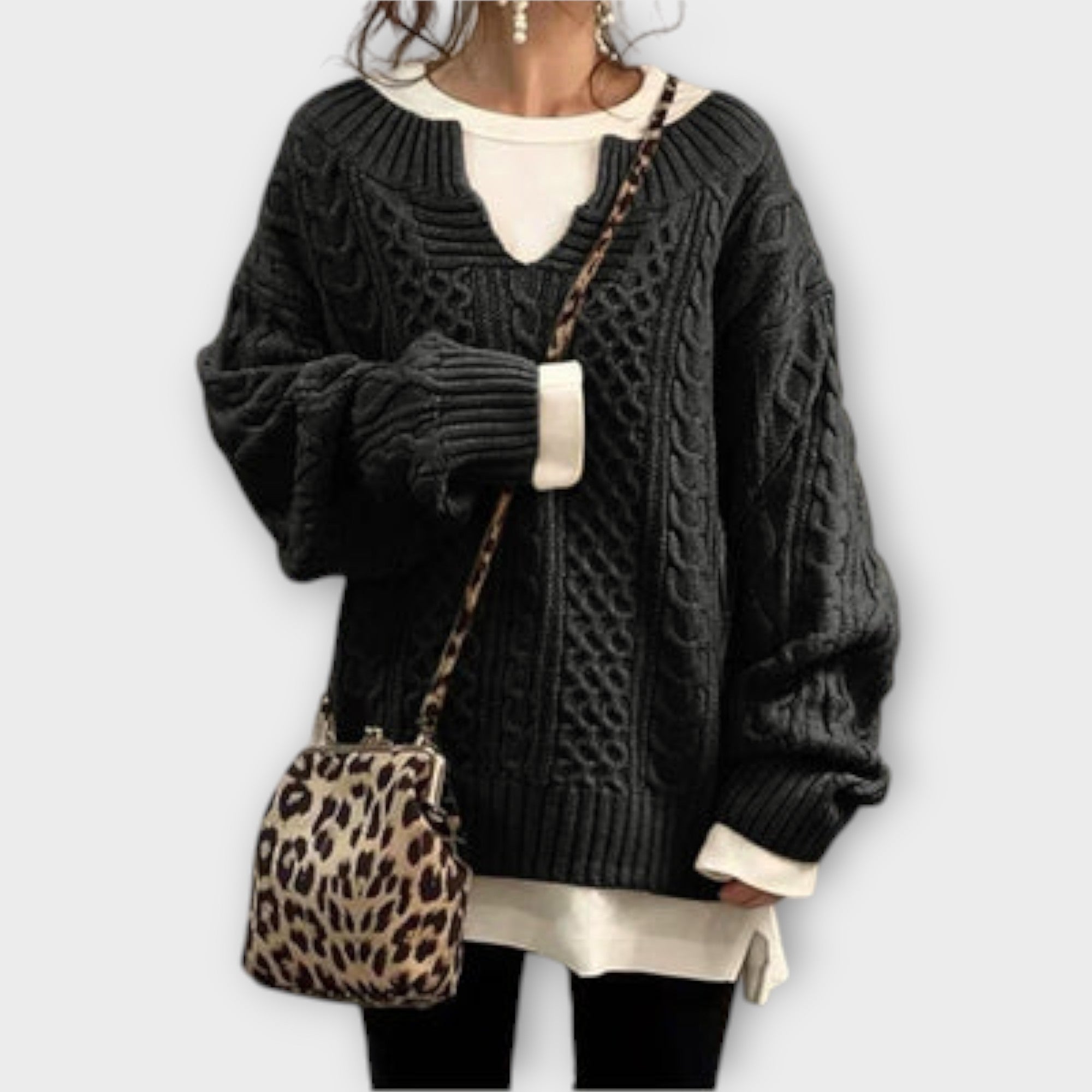 Lili – Ühesuurune kootud pullover palmikumustriga