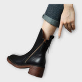 Elegantsete Joonte ja Sulgemise Detailiga Saapad